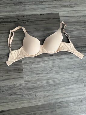 SKIMS Light Nude T-Shirt Bra